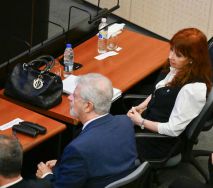Cristina Kirchner denunció chantajes, extorsiones y “una causa de mafiosos” Por Raúl Kollmann